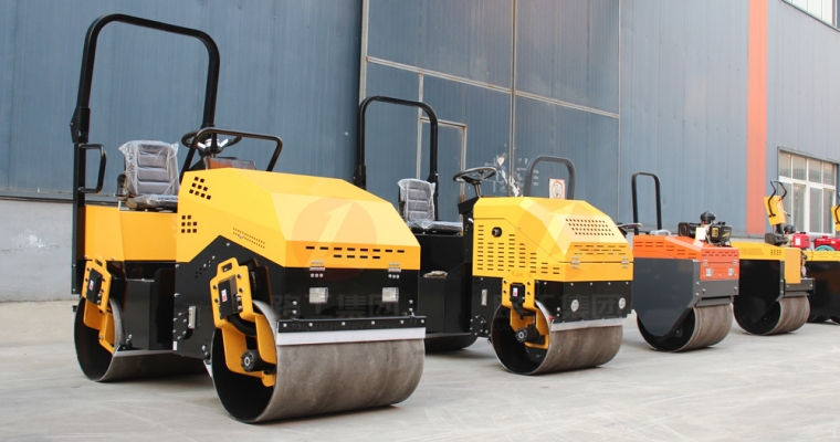 122cc太阳集成游戏集团详解压路机选购要领