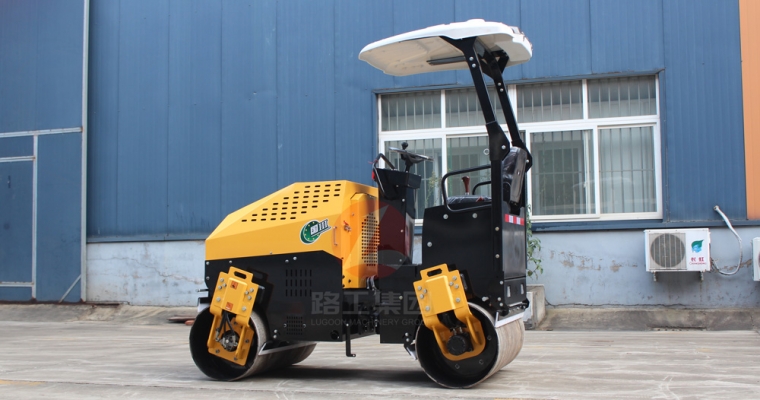 小型压路机路面施工打滑怎么办？？？？？