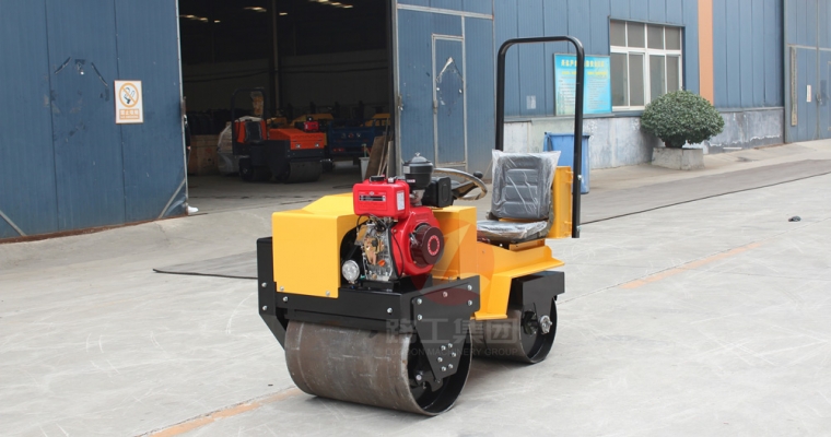 怎样有用保养小型压路机的机械传动系统呢？？？？？